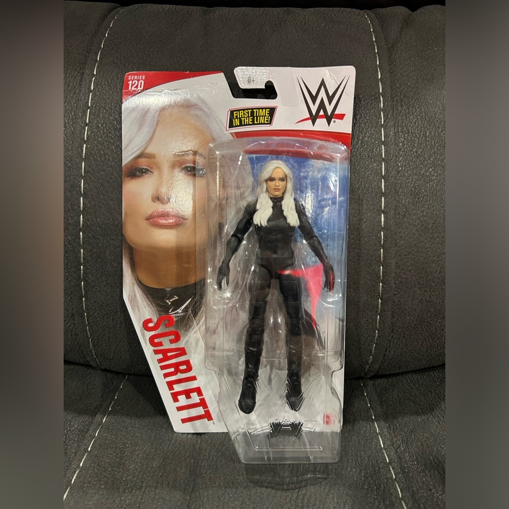 💚2 FOR 25 LISTING SALE💚 Scarlett WWE Basic series 120! MOC! Mattel!